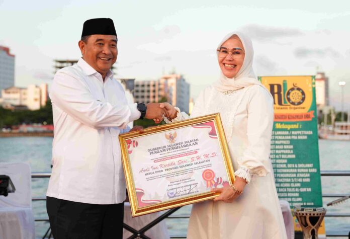 Pj Gubernur Bahtiar Beri Penghargaan Sukses Pemilu Serentak Tahun 2024