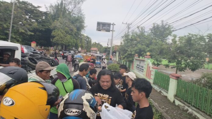 Hari ke-6 Road Show, Relawan Prof Husain Syam Sikat 68 Masjid di Sulbar