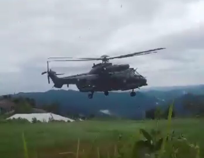 Helikopter Pembawa Bantuan Berhasil Mendarat di Latimojong Luwu, 8 Warga Dievakuasi