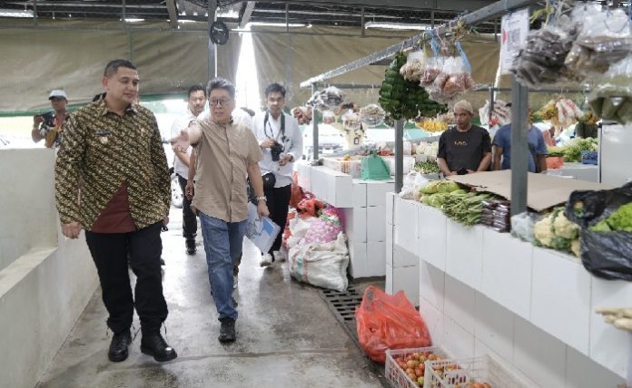 Kunjungi Pasar Summarecon di Kawasan Perumahan Elit, Walkot Appi : Saya Happy